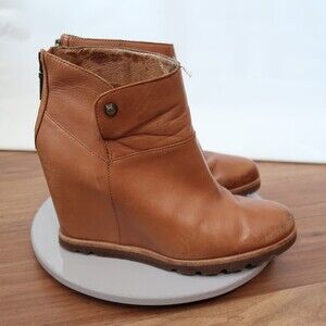 UGG Amal Boots Women's 7.5 Brown 3" Inch Wedge Sheepskin Insole Rear Zipper